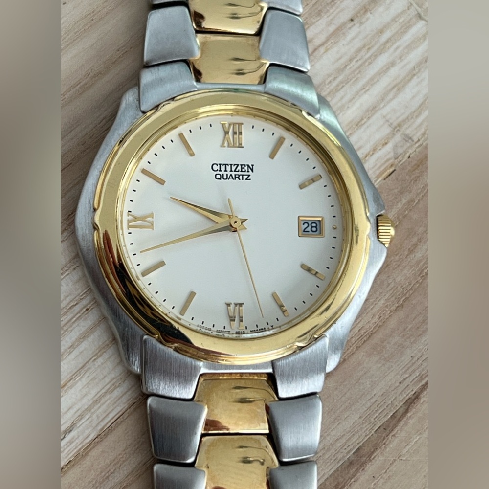 Citizen Quartz Men’s Watch Two-Tone Bracelet White Dial Date Window